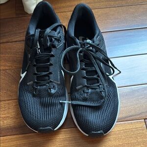 Nike Pegasus 40 Black and White Sneakers